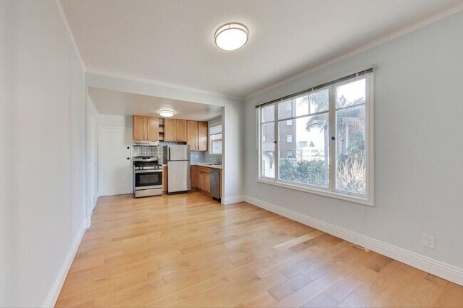 Building Photo - 465 Bellevue Ave Unit 23