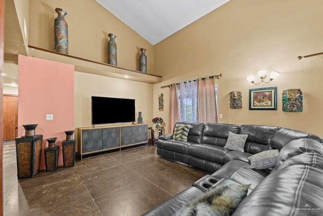 Photo - 27 Sunbow Ln