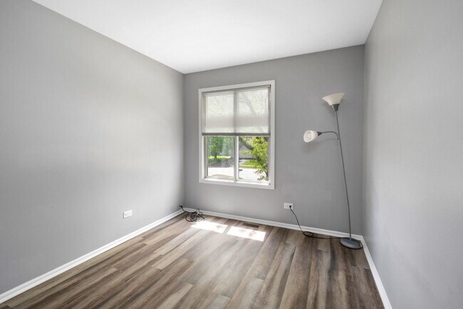 Photo - 3060 Winchester Ct W Townhome