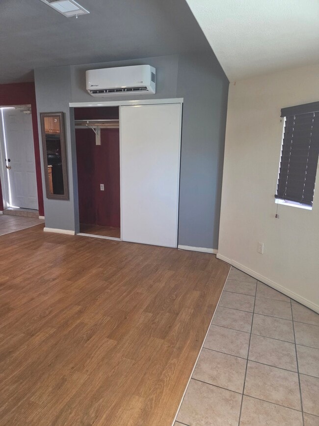 1216 W Calle De Oro