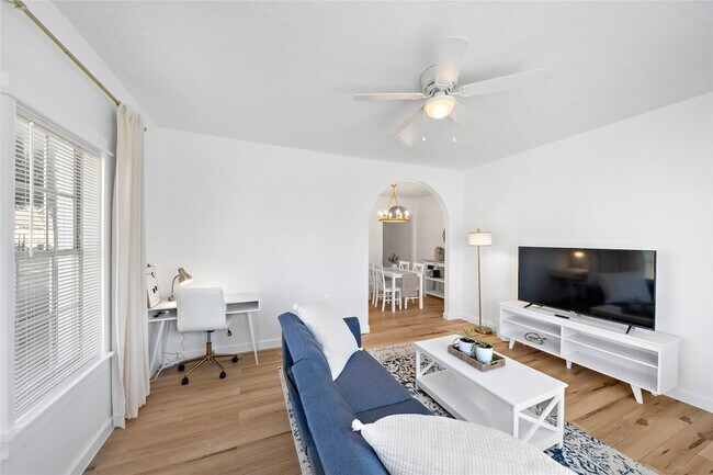 3901 Dallas St Unit B