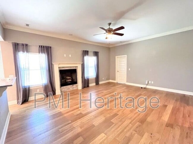 Photo - 7549 Devonshire Ave