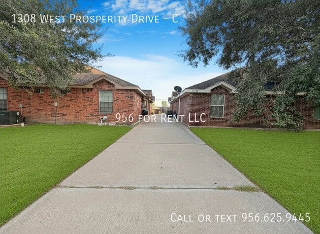 Building Photo - 1308 W Prosperity Dr Unit C