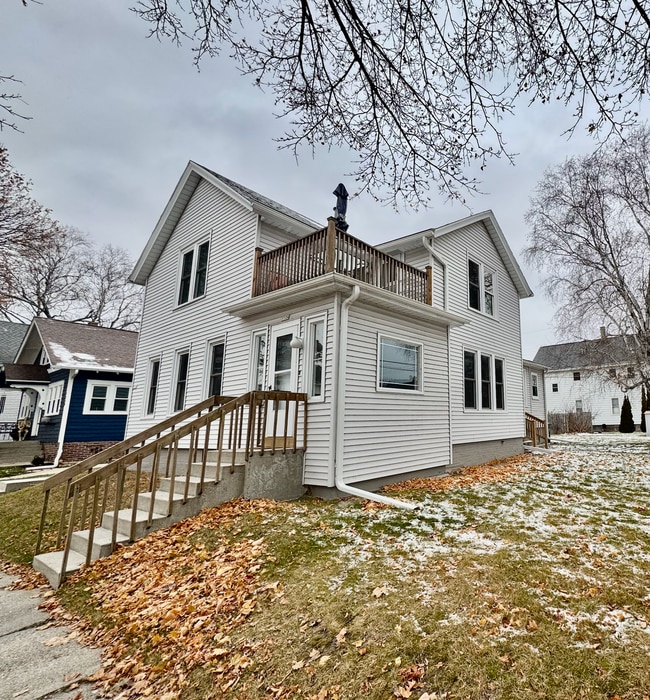 Building Photo - 1324 Bluff Ave