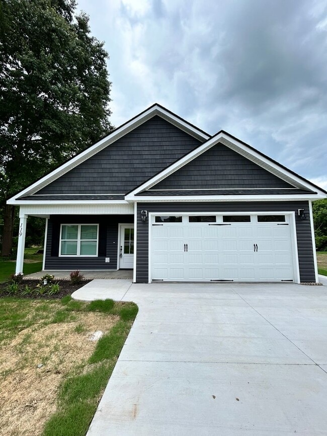 Building Photo - BRAND NEW Ringgold GA Home | 3 Beds, 2.5 Baths, 2.5 Car Garage