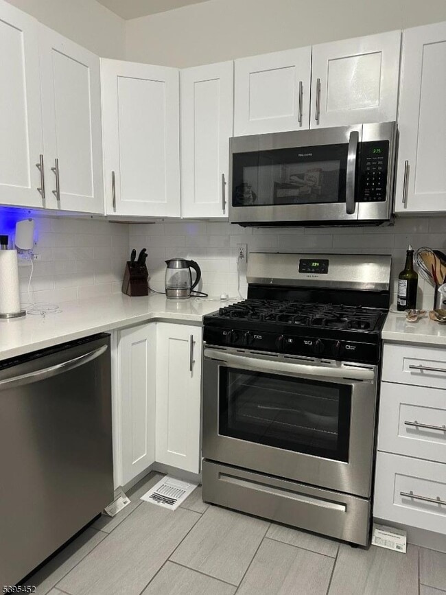 Photo - 112 Pompton Ave