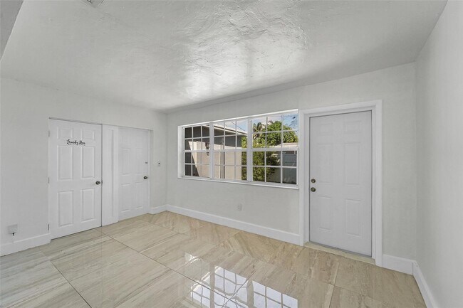 Photo - 7251 Grandview Blvd
