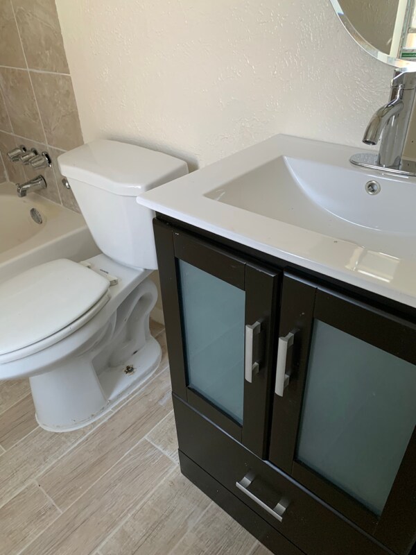 Building Photo - 6108 Lazy River Dr Rental