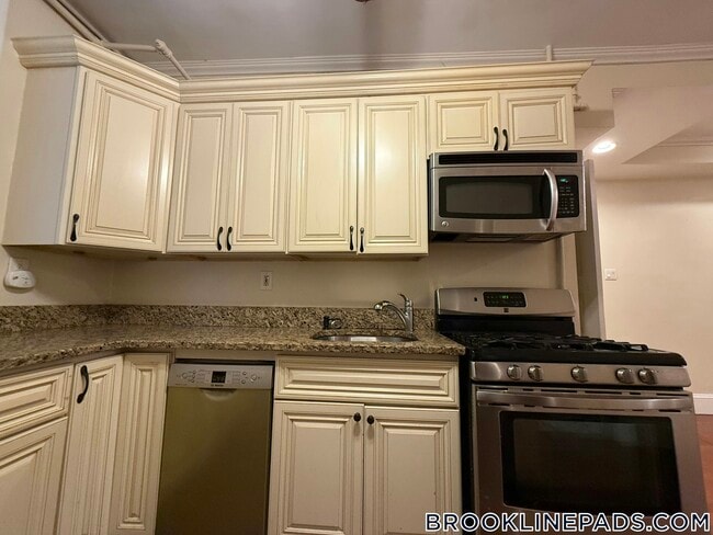 Photo - 1253 Beacon St Unit BB-3