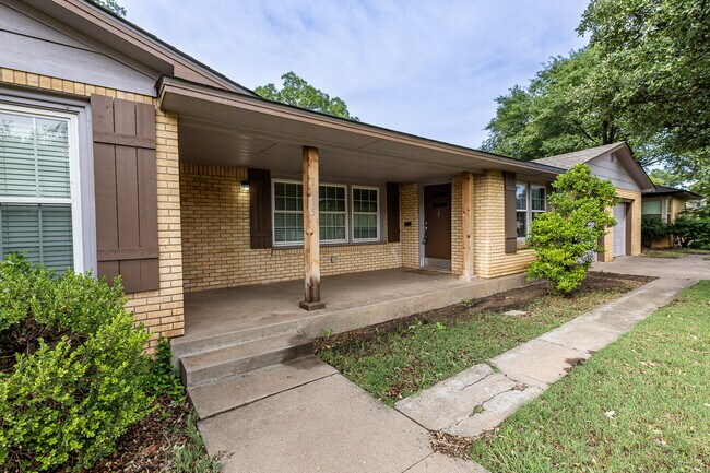 Photo - 4 Bedroom in Tech Terrace