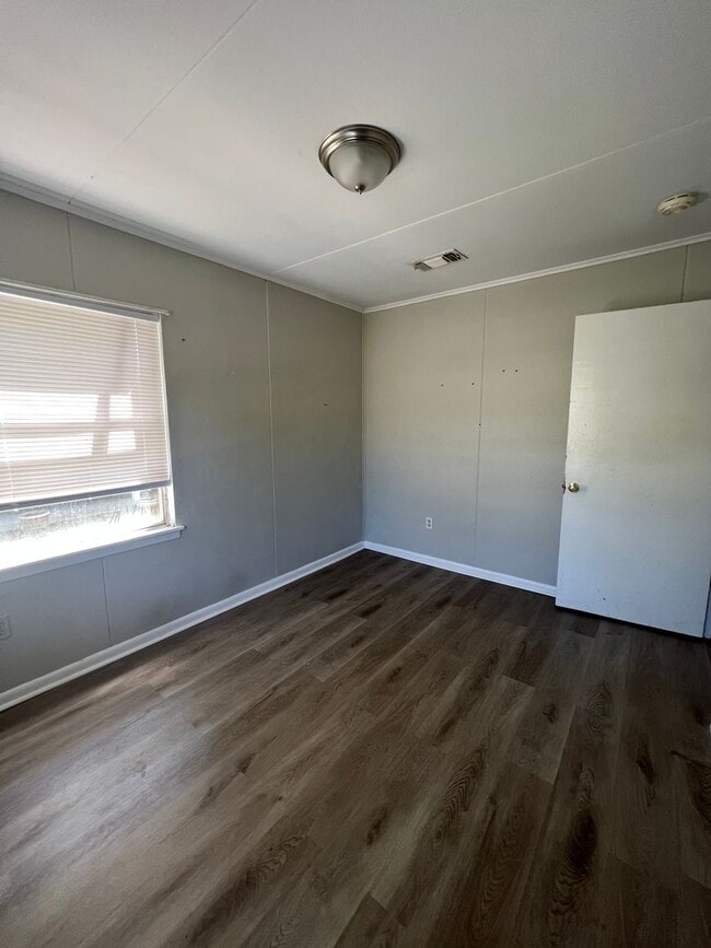 Photo - For Lease! Coming June 2025!