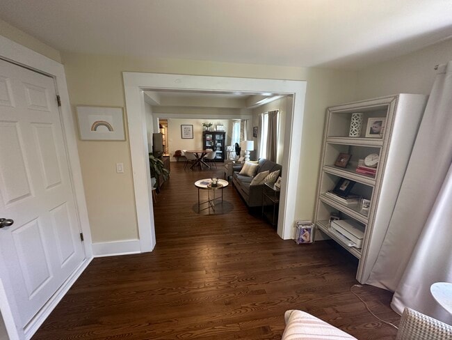 33 Norwood Ave Unit Upper