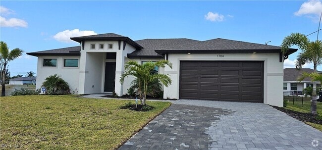Building Photo - 1704 NW 38th Ave Rental
