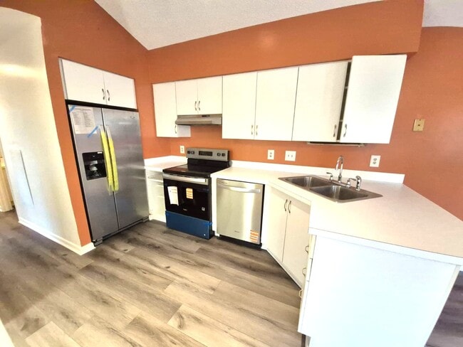 Photo - 12762 Saint James Pl Unit C