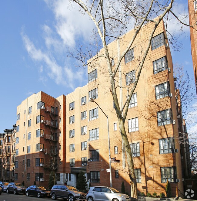 Primary Photo - 140 8th Ave