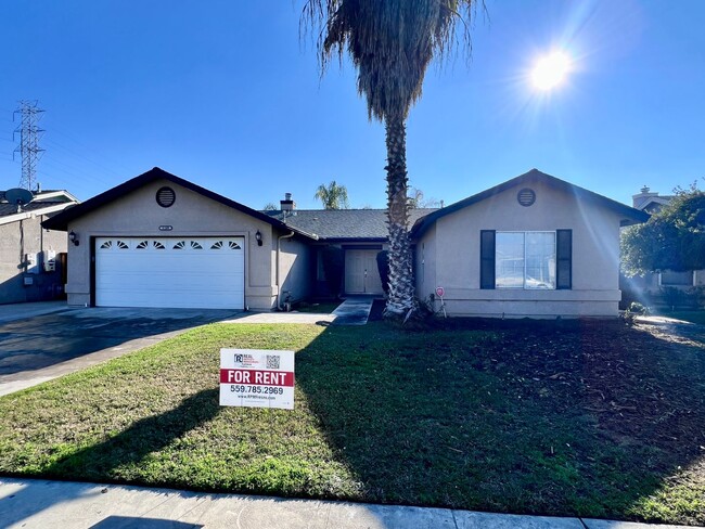 Building Photo - $2,750 West Fresno Near Island Water Park  4 Bed W. San Ramon