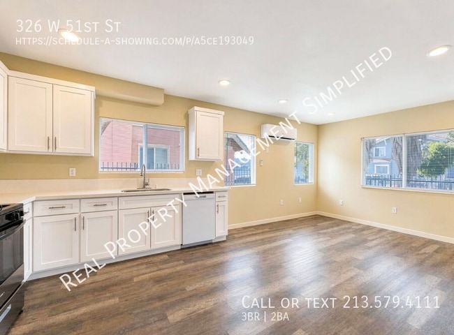 Photo - 326 W 51st St