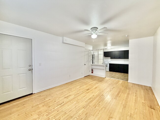 Photo - 290 Orchard Dr Unit 4