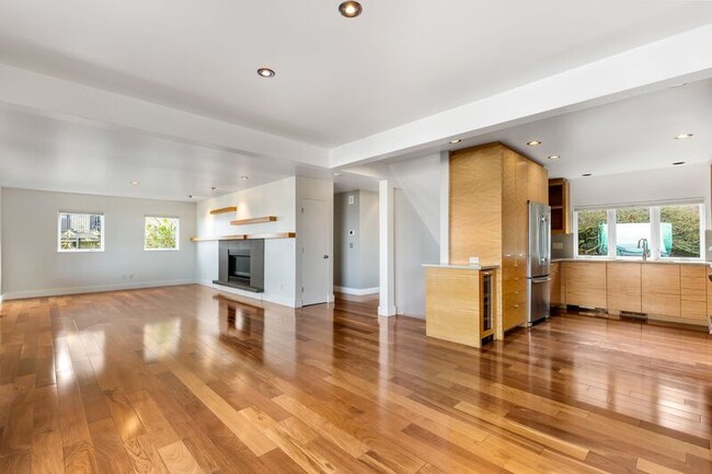 Photo - 302 NW Albemarle Terrace