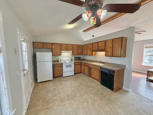 Photo - 1124 Bluewillow Ct