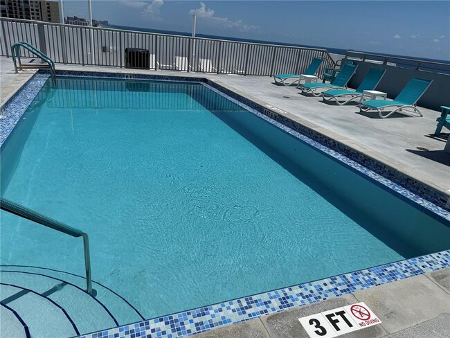 Photo - 400 N Surf Rd