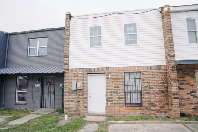 Photo - 7825 S Coronet Ct Townhome