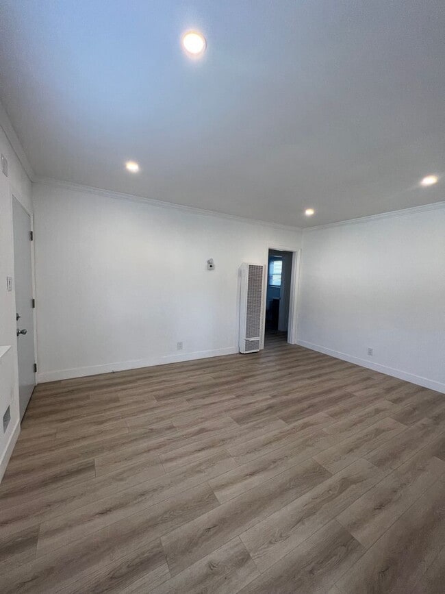 Photo - 8606-8610 1/2 Beverlywood St. Unit 8606