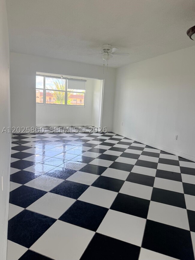 Photo - 8595 Sunrise Lakes Blvd Unit 307