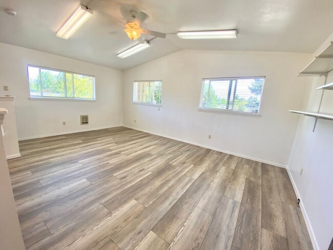Photo - Quiet Cul-De-Sac Studio Apartment