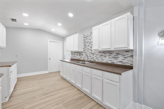 Photo - 1206 E Samano St