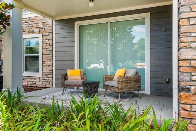 B2A - 2BR, 2BA - 1,091SF - Patio - Regatta at Universal