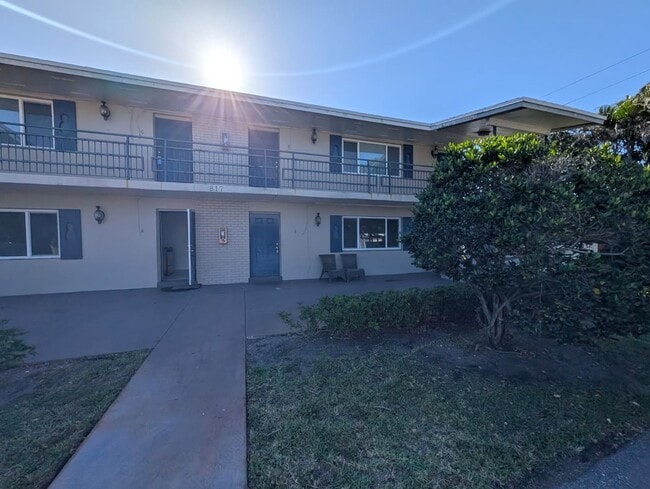 Building Photo - 817 Lighthouse Dr Unit A
