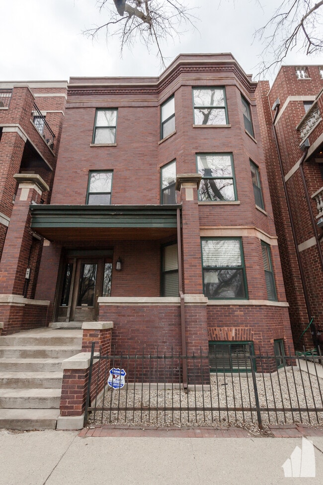 Building Photo - 1538 W Wrightwood Ave Unit 1