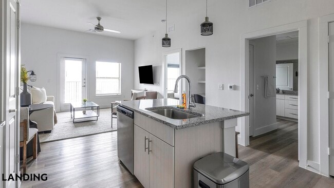 Photo - 116 Talon Grasp Trail Unidad 15312