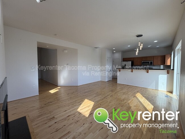 Photo - 1093 Ebbets Dr