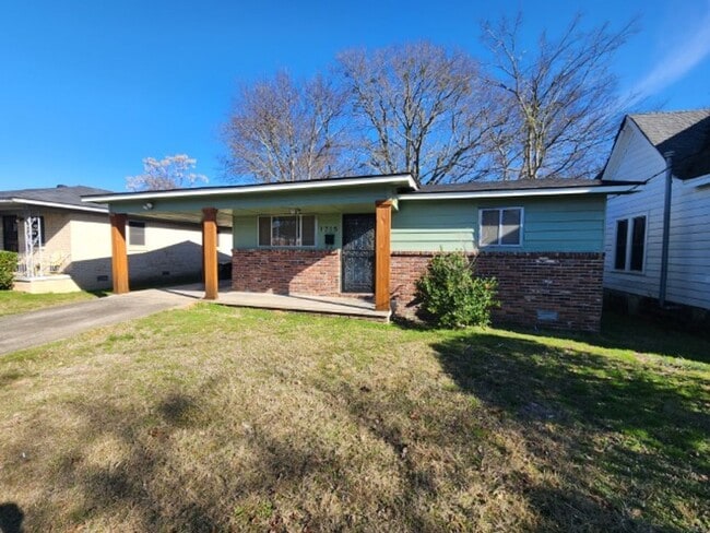 Building Photo - 1715 Doctor M.L.K. Jr Dr