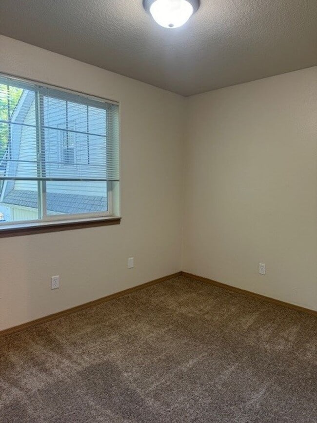 Photo - FREE MONTH OF RENT - 3x1.5 House on Browning