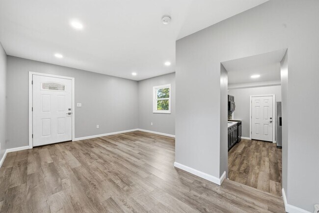 143 Walnut Rd Unit B