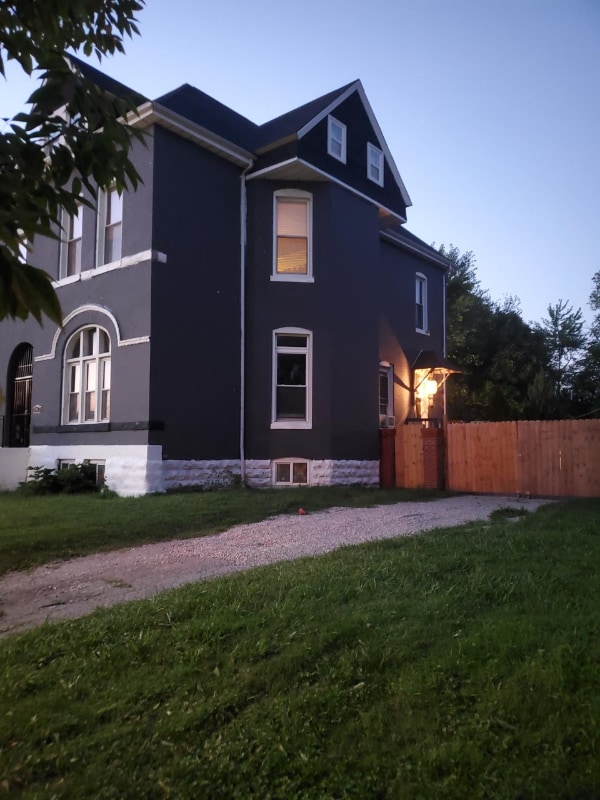 Building Photo - 3847 Page Blvd Rental