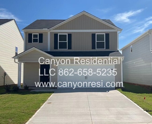 Building Photo - Charming ingle family house!3bedrooms, 3ba...
