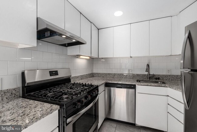 Photo - 1722 Willard St NW