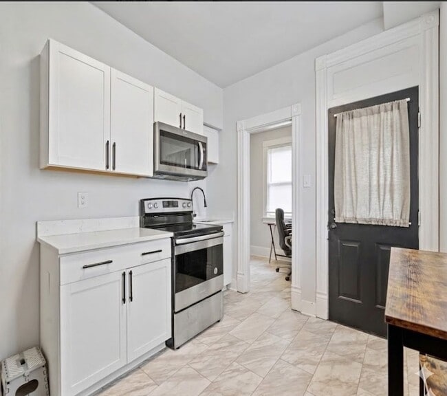 Building Photo - 388 Ingomar St Unit Apt 1