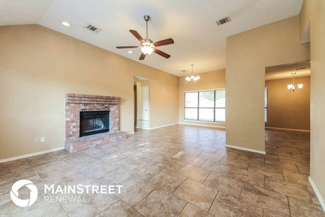 Photo - 2313 Crestview Ln