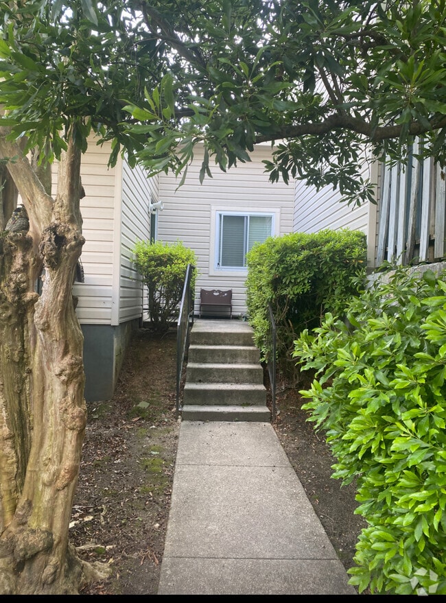 Building Photo - 4607 Grinding Stone Dr Unit D Rental