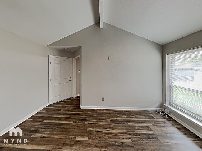 Photo - 939 N Pleasant Woods Dr