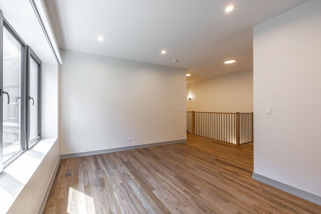 Photo - 1330 W Estes Ave Unit 1A