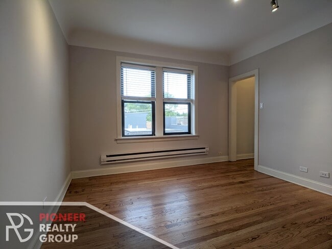 Photo - 2315 N Rockwell St Unit 2319-2A