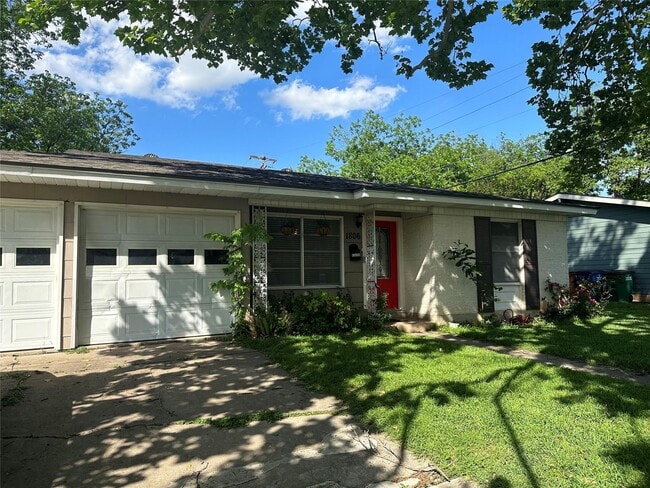Photo - 1806 Barbara St
