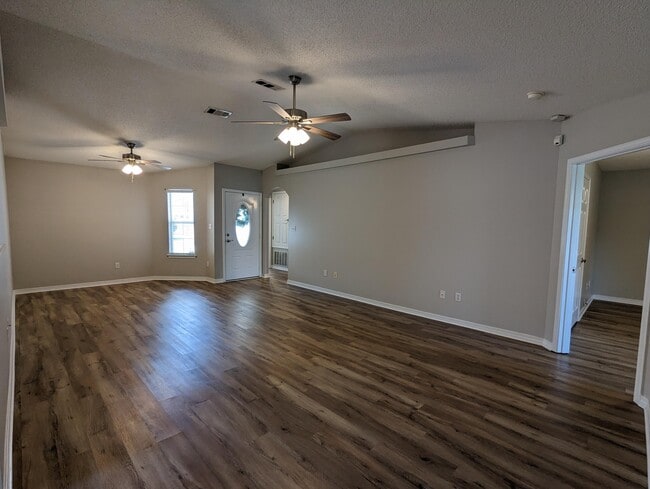 Photo - 1812 Brick Cir