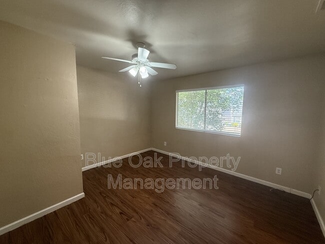 Photo - 403 Maple St